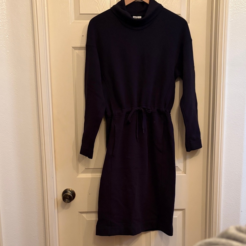 Uniqlo Long-Sleeve Drawstring Waist Dress with Pockets - Black
